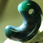糸魚川黒翡翠の勾玉