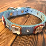 犬　革手縫い首輪　28～34　ベビーブルー・花飾り・ラインストーン　ジャストサイズは31cm前後