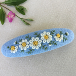 刺繍バレッタ9×2.5 初夏のカモミール