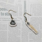 ペンとインクの刺繍ピアス