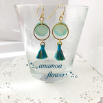 ミントグリーンシェルとミニタッセルのピアス/イヤリング
