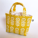 丸いお花のポーチ     マスタード    マチつき巾着ポーチ     サニタリーポーチ