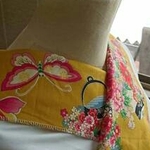 45.蝶と花柄の半衿(半襟)【山吹】