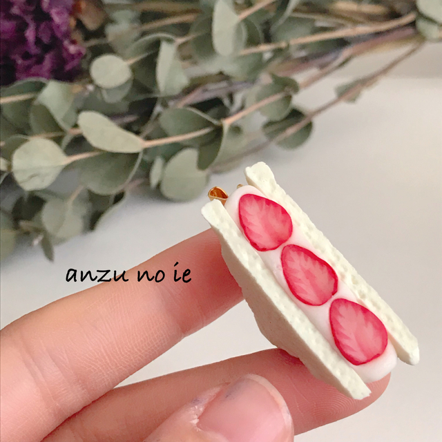 strawberry sandwich brooch ハンドメイドマーケット minne