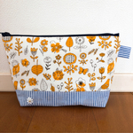 レトロな雰囲気の綿ポーチ