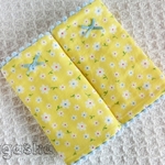 ハンドメイド よだれパッド★しろい花柄 水色リボン エルゴ 肩紐