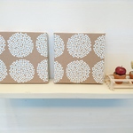 ホワイトフラワー(ベージュ)のファブリックパネル  2枚セット 15cm×15cm 