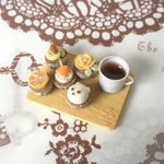 シックなカップケーキ