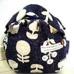 『Colon●巾着bag 』(大)■北欧テイスト／nordic flower＆bird柄(ネイビー) 