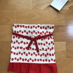 いちご柄エプロン