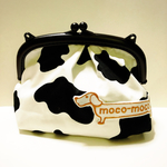 牛柄♡白ロゴお化粧ポーチがま口