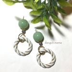 300円☆グリーンラウンド☆アクリルツイストホワイトリングのピアス/イヤリング