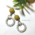 300円☆イエローラウンド☆アクリルツイストホワイトリングのピアス/イヤリング
