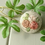  花刺繍の ブローチ(ストール)ピン  バラ pink  