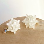 2way雪月花の花束ビジューピアス