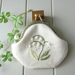  花の刺繍 がま口財布  すずらん   コットンパール付き♪       