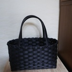 黒のかごバッグ