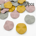 12pcs ＊ Mat Flower Acrylbeads mix