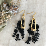 レース×ゴールドのゆらりピアス