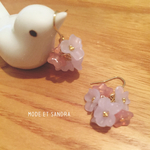 ラベンダーブルーのブーケピアス
