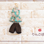 22cmドールサイズ　ホルターネックとショートパンツのセット（リカちゃん、ブライスなど）