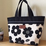 【新作】刺繍入りトート＊大花ブラック