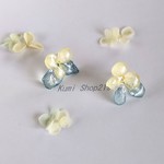 雨の紫陽花 花びらネイビーピアス／イヤリング