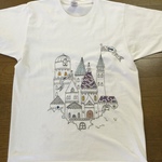 手刺繍Tシャツ お城に住む猫……迷子になりそう