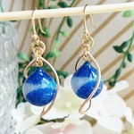 青のきらめき　グラスサンドのしずく＆フープのピアス　S028