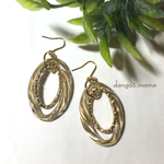 300円☆大ぶりツイストオーバルリングのピアス/イヤリング