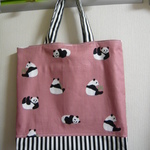 ちょっとマチ付き　ピンク地のパンダトートバッグ