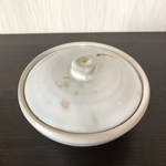 蓋つき小物入れ