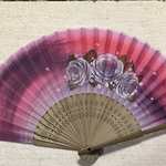 グラデーションの扇子（赤）袋付き【送料込み】