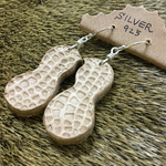 革ピアス(ピーナッツ)