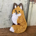 キツネ(全身)*刺繍ブローチ