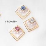 紫陽花カラーのビジューとスクエアのホワイトピアス／イヤリング