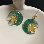 月と星のグリーンピアス