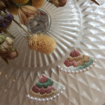 お山さんの刺繍ピアスorイヤリング