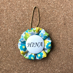 グリーン系花柄のネーム入りロゼットキーホルダー