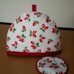 ティーコジー &ポットマット、ティーコゼー (苺畑)