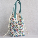 【新作SALE】持ち手付き巾着ポーチ　クリアフラワー