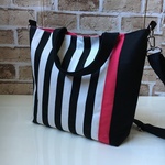 ボーダーの2wayトートバッグ（黒×ピンク）