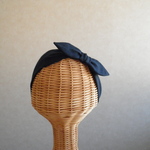 ［sale!］リボンのヘアバンド　ネイビーのダブルガーゼ