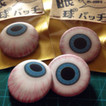 眼球バッチ 【青寄り目】