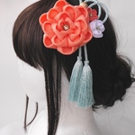 七五三に♪成人式に♪大ぶり椿の髪飾り   はねず（コーラルピンク）　☆浴衣☆ヘアクリップ☆つまみ細工☆七五三☆成人式
