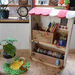 赤いお屋根の文具棚