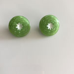 2259 チェコ ヴィンテージ ガラスボタン 18mm×2個  黄緑 お花