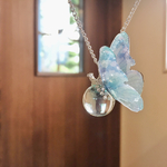 シャボン玉と蝶のネックレス