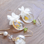 レジン天然石「紫陽花フリル、イエロー」ピアス、イヤリング、樹脂ピアス
