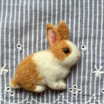 ウサギさんブローチ